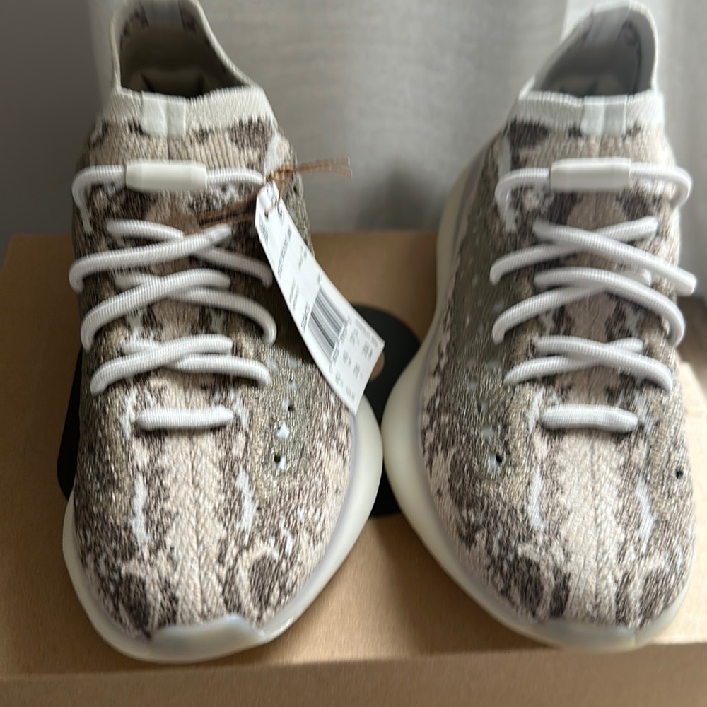 Yeezy Boost 380 in a men’s size 5. Never worn.